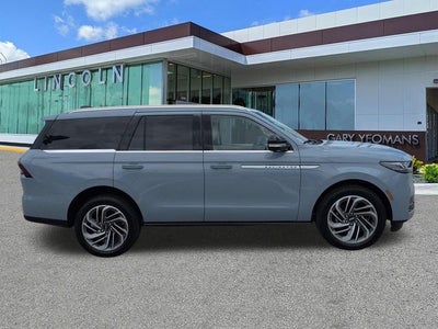 2027 Lincoln Navigator Reserve
