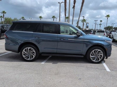 2027 Lincoln Navigator Premiere