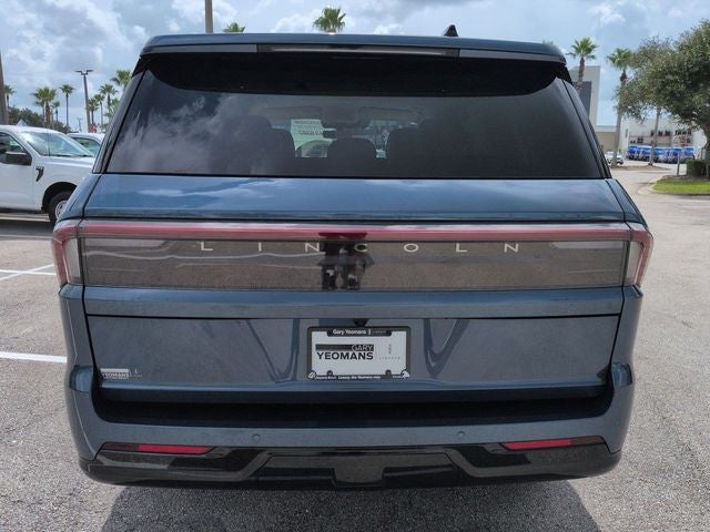 2027 Lincoln Navigator Premiere
