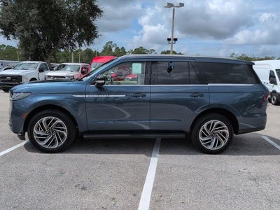 2027 Lincoln Navigator Premiere