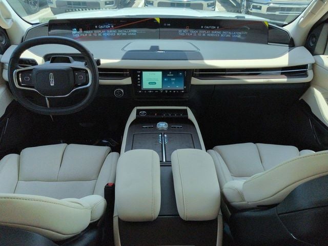 2027 Lincoln Navigator Premiere