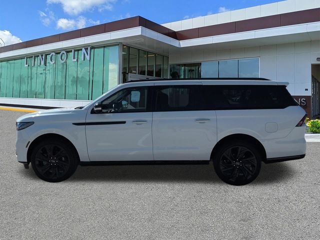 2027 Lincoln Navigator Reserve