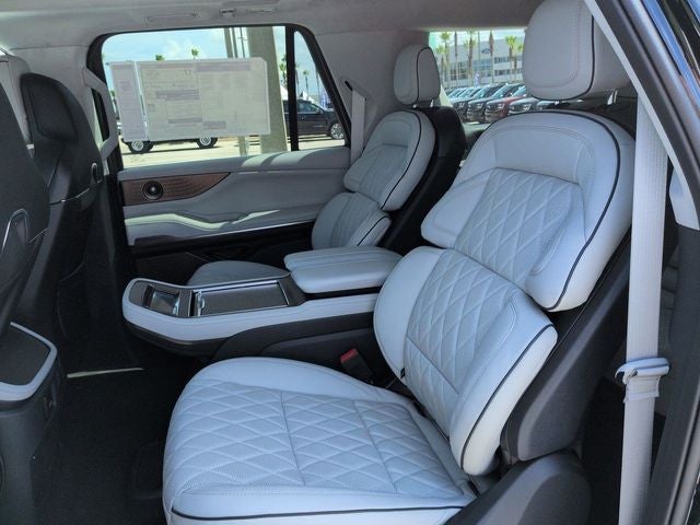 2027 Lincoln Navigator Black Label