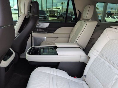 2022 Lincoln Navigator L Black Label