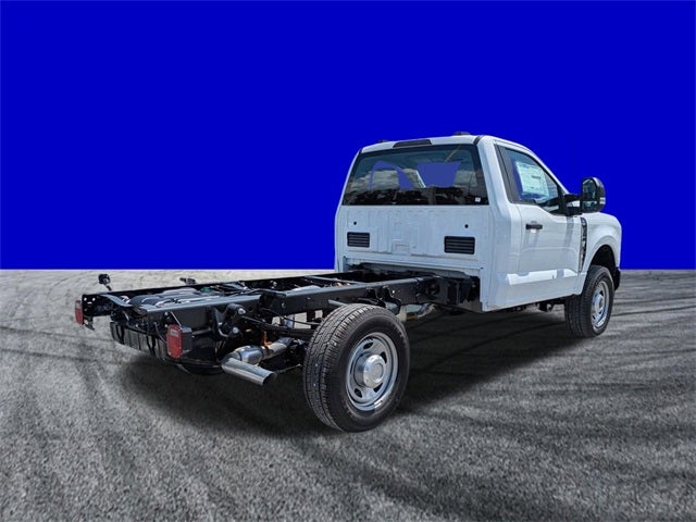 2025 Ford F-350SD XL 145 WB