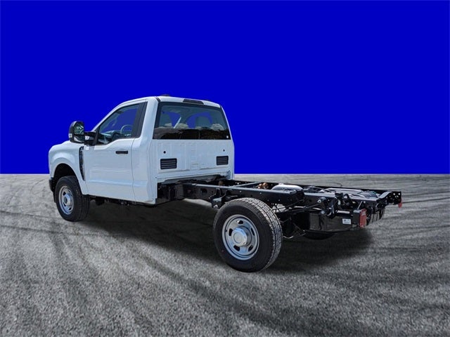 2025 Ford F-350SD XL 145 WB