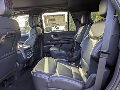 2027 Ford Expedition Platinum