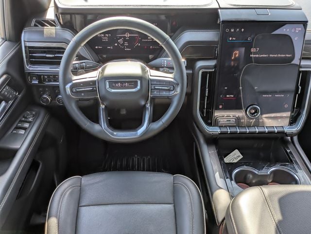 2025 GMC Yukon Elevation