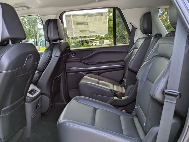 2027 Lincoln Navigator Premiere