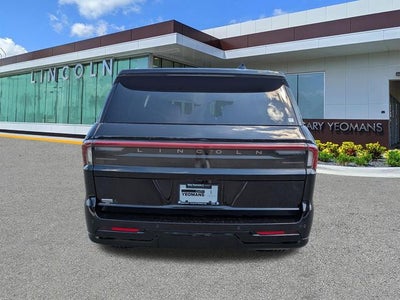 2027 Lincoln Navigator Premiere