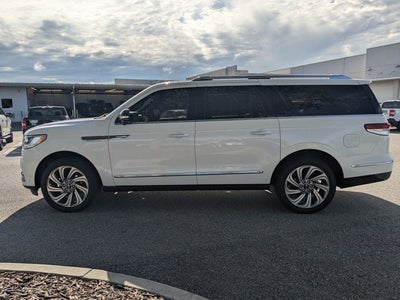2023 Lincoln Navigator L Reserve