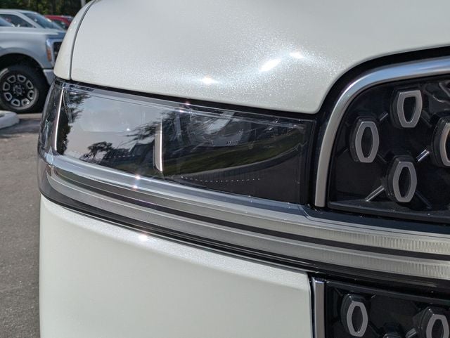 2027 Lincoln Navigator L Reserve