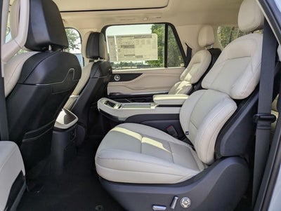 2027 Lincoln Navigator L Reserve
