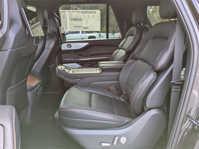 2025 Lincoln Navigator L Black Label