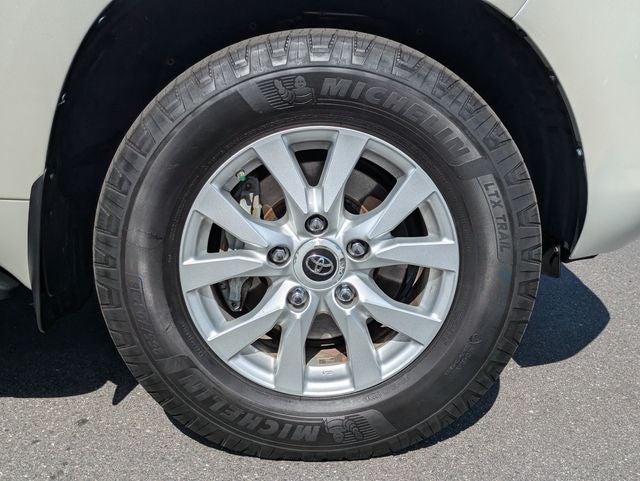 2020 Toyota Land Cruiser Base