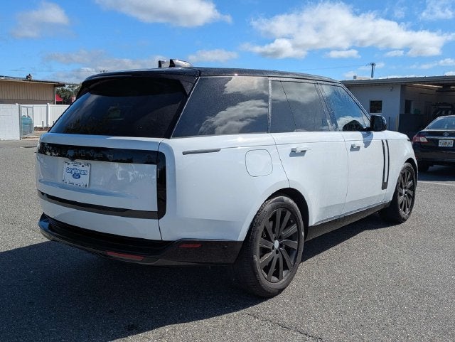 2025 Land Rover Range Rover SE