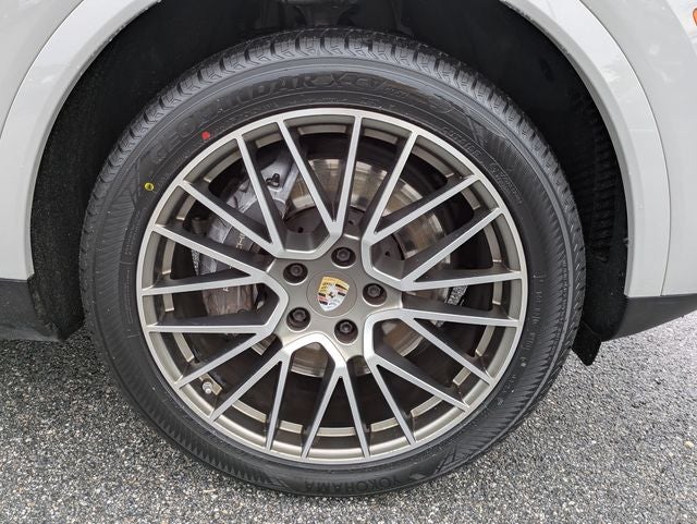 2022 Porsche Cayenne Base