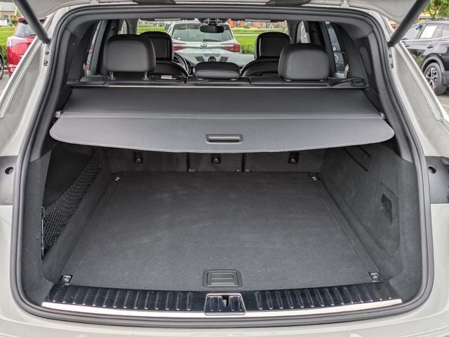 2022 Porsche Cayenne Base