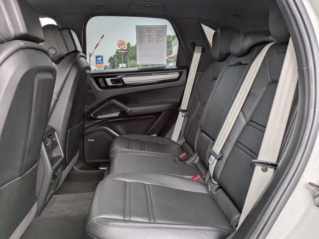 2022 Porsche Cayenne Base