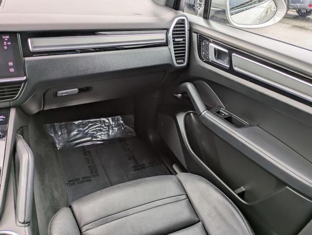 2022 Porsche Cayenne Base