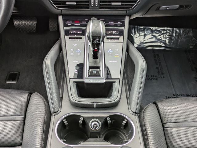 2022 Porsche Cayenne Base