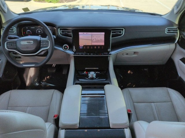 2023 Jeep Wagoneer Base