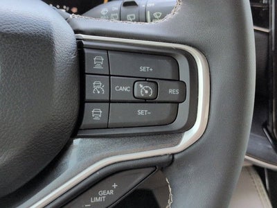 2023 Jeep Wagoneer Base