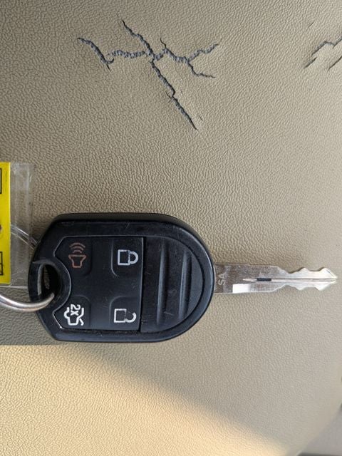 2014 Ford Taurus SE