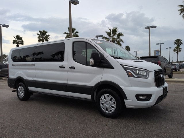 2023 Ford Transit Passenger Wagon XLT