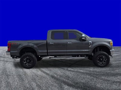 2017 Ford Super Duty F-350 SRW Lariat