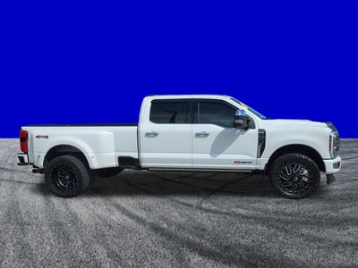 2025 Ford Super Duty F-350 DRW Pickup Platinum DRW