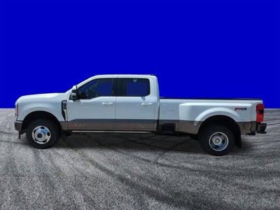 2023 Ford Super Duty F-350 DRW Pickup King Ranch DRW