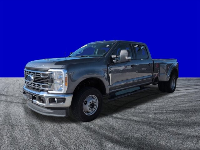 2026 Ford Super Duty F-350 DRW Pickup XLT DRW