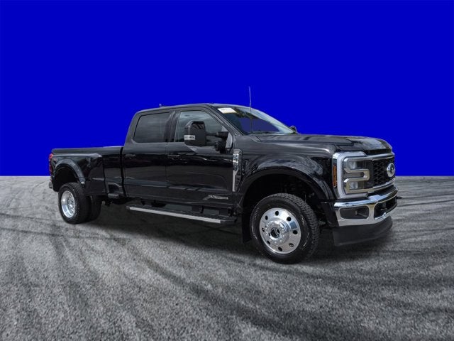 2026 Ford Super Duty F-450 DRW LARIAT