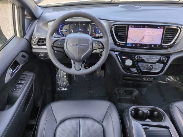 2024 Chrysler Pacifica Hybrid S Appearance Pkg