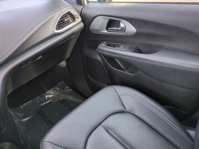 2024 Chrysler Pacifica Hybrid S Appearance Pkg