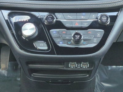 2024 Chrysler Pacifica Hybrid S Appearance Pkg