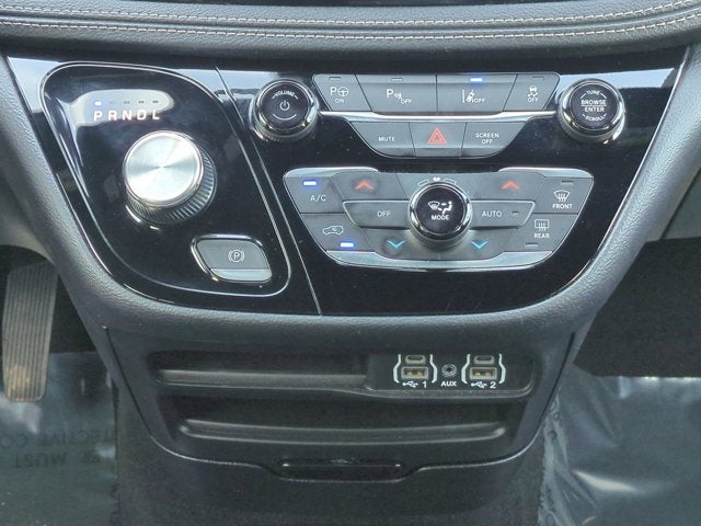 2024 Chrysler Pacifica Hybrid S Appearance Pkg