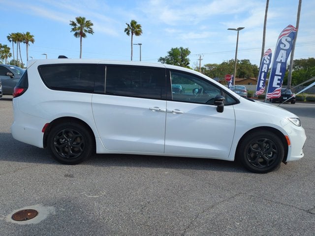 2024 Chrysler Pacifica Hybrid S Appearance Pkg
