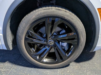 2023 Volkswagen Tiguan SE R-Line Black