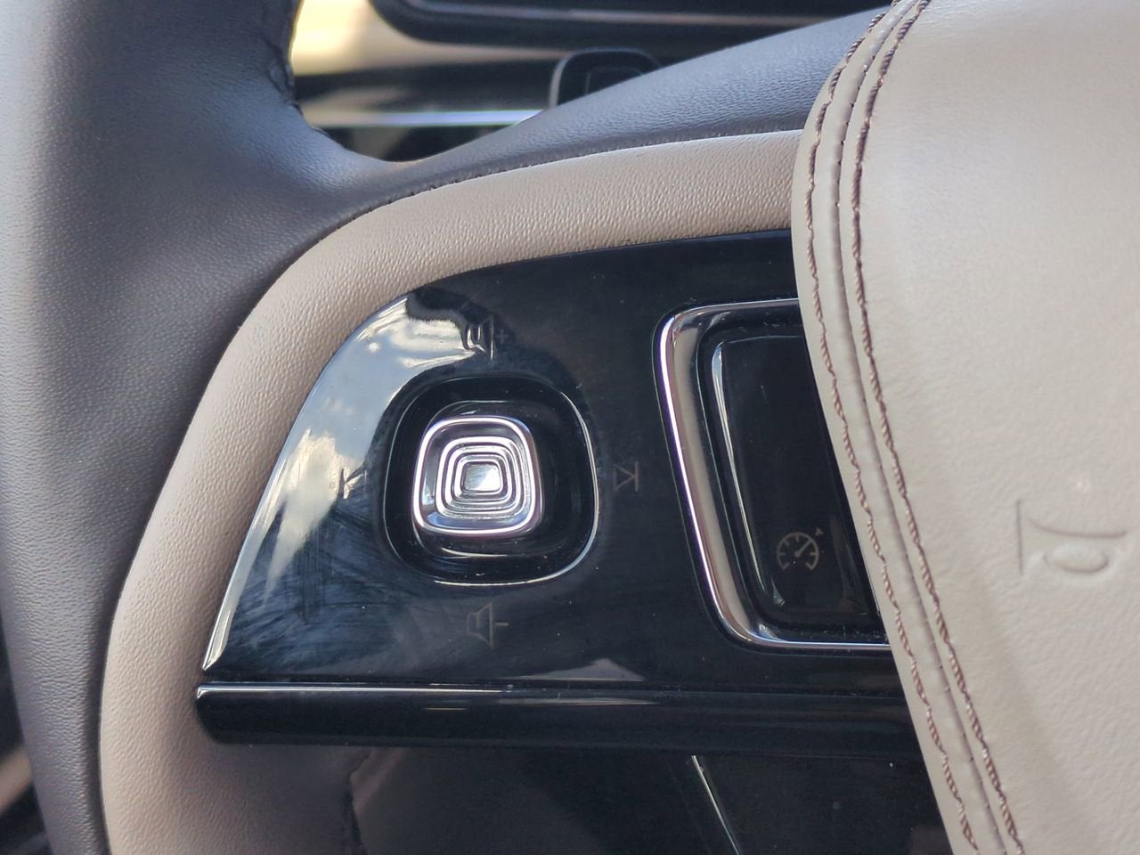 2023 Lincoln Aviator Standard