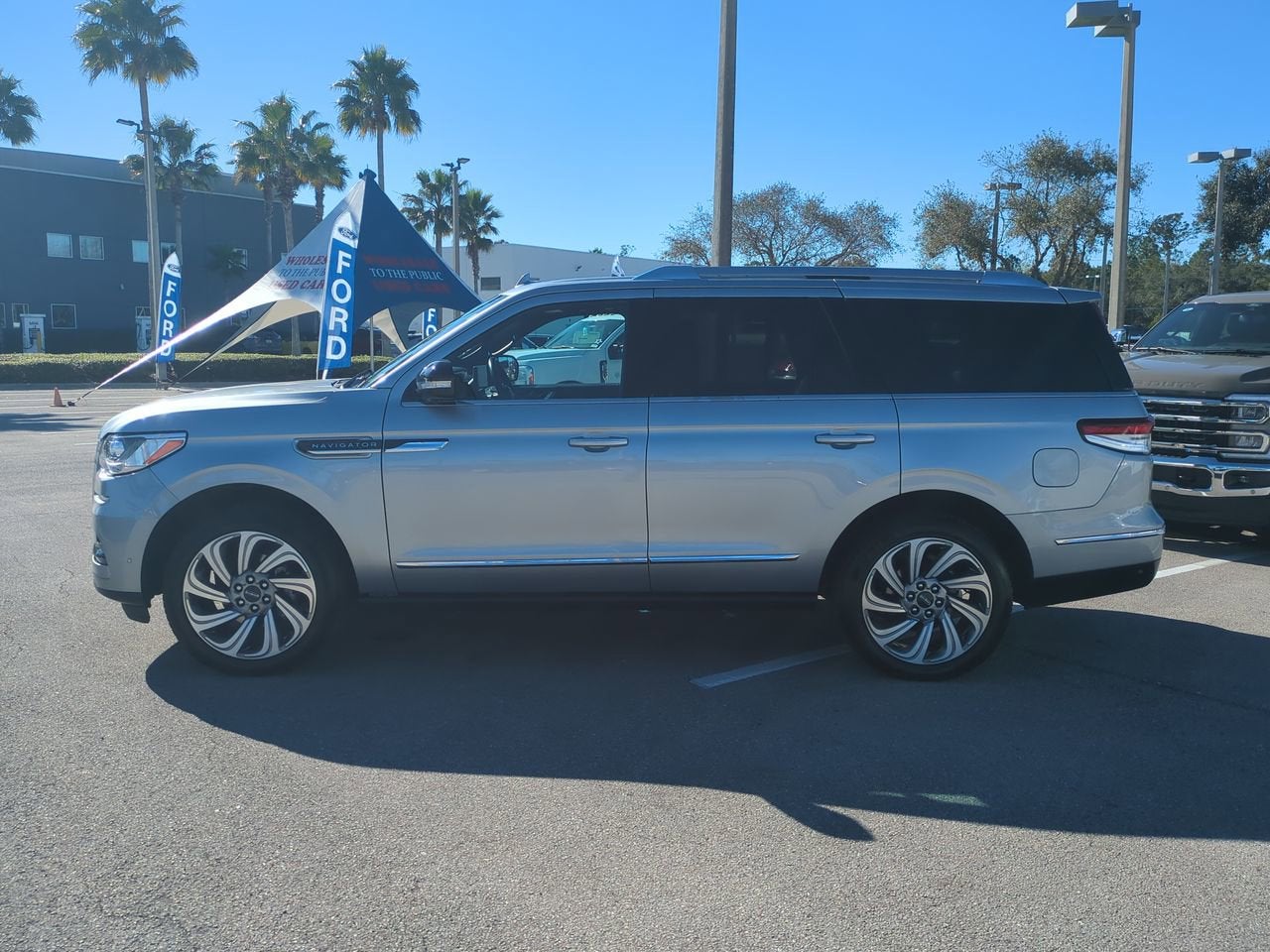 2023 Lincoln Navigator Reserve