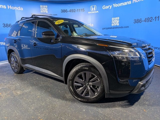 2022 Nissan Pathfinder SV