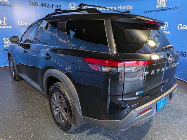 2022 Nissan Pathfinder SV