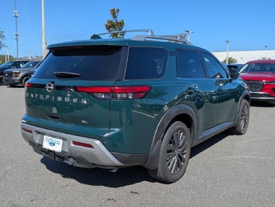 2022 Nissan Pathfinder SL