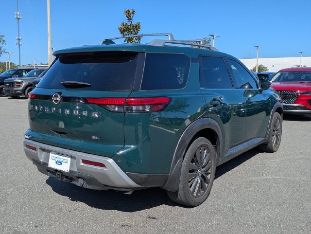 2022 Nissan Pathfinder SL