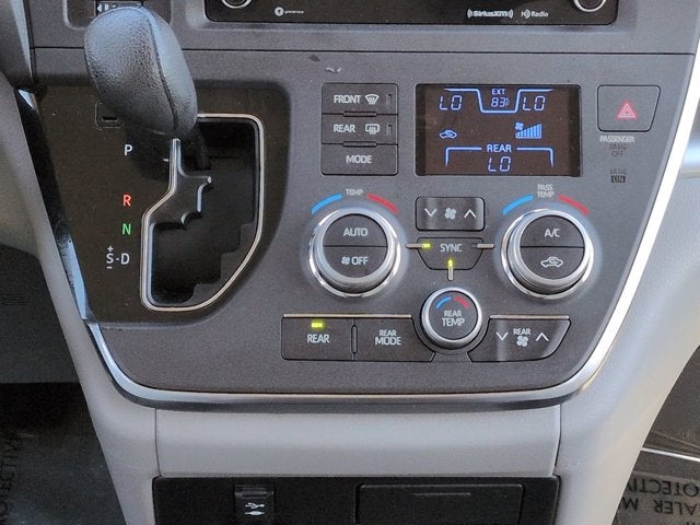2018 Toyota Sienna LE