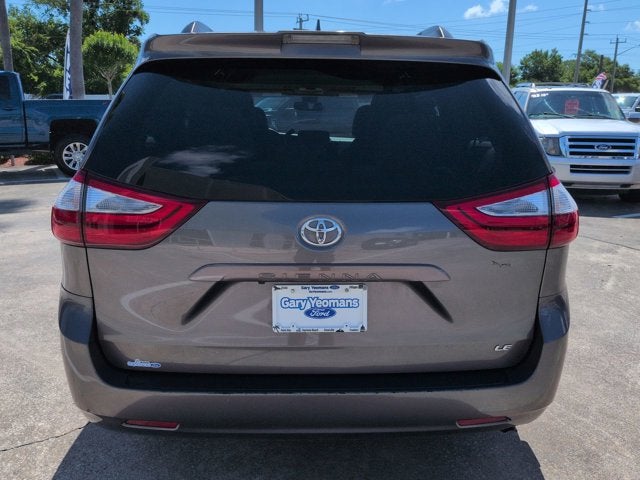 2018 Toyota Sienna LE