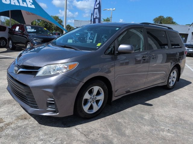 2018 Toyota Sienna LE