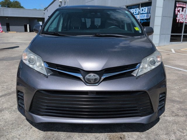 2018 Toyota Sienna LE